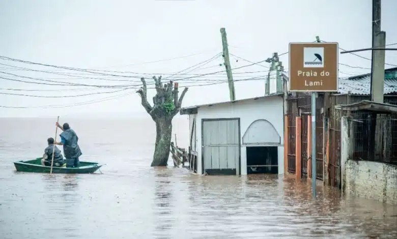 AjudeRS: site mostra pontos de doações e ajuda em resgates no Rio Grande do Sul