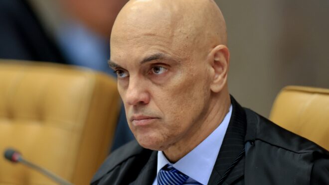 Moraes dá 24h para Musk indicar representante do X e ameaça suspender rede no Brasil