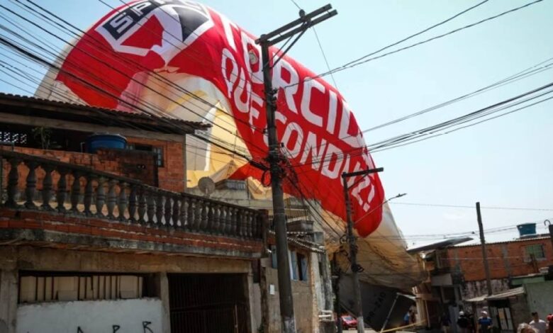 Mau presságio? Dirigível do São Paulo cai antes de...