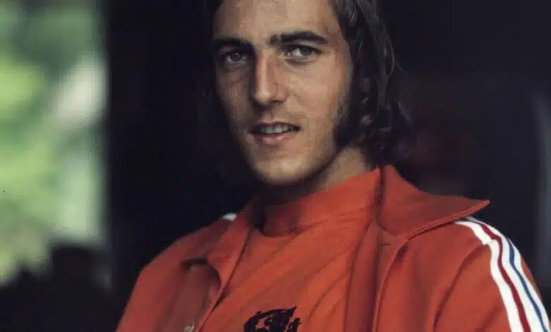 Morre o ex-jogador Neeskens, estrela do futebol to...