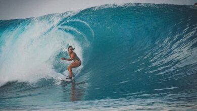 Surfista italiana morre após ser atingida por peix...