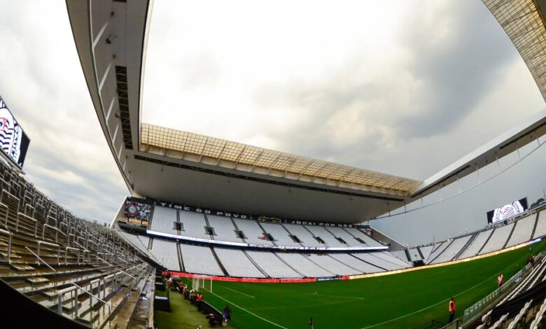 Campanha para pagar estádio do Corinthians atinge...