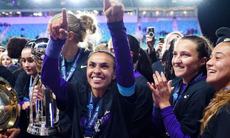 Mesmo sem Copa e sem medalha de ouro, Marta não pe...