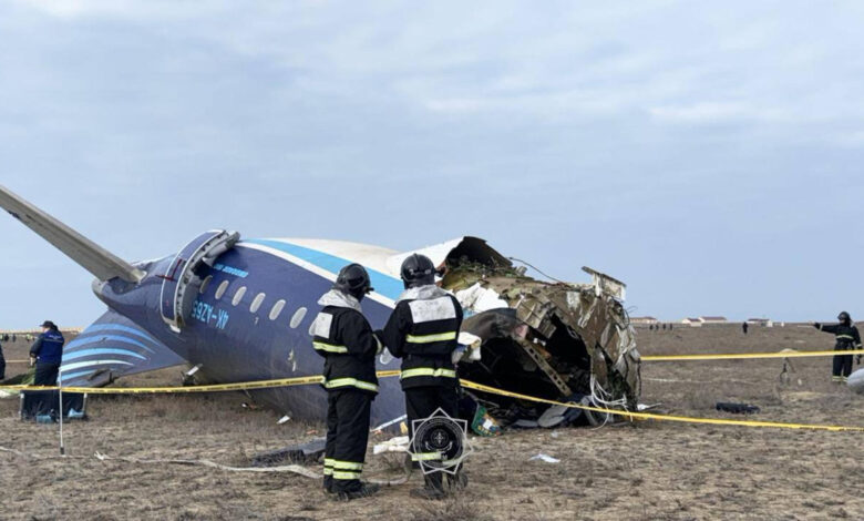 Avião com 67 pessoas a bordo cai no Cazaquistão; 32 sobrevivem