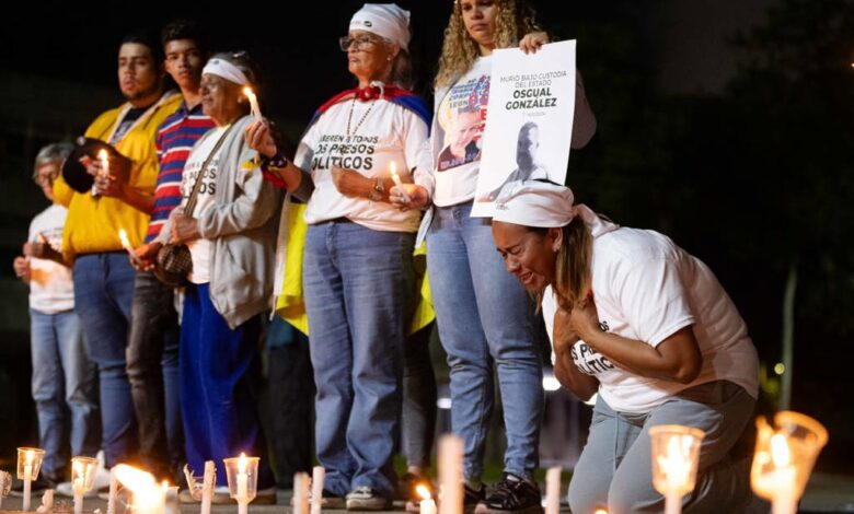 Venezuela liberta quase mil presos por protestos contra Maduro